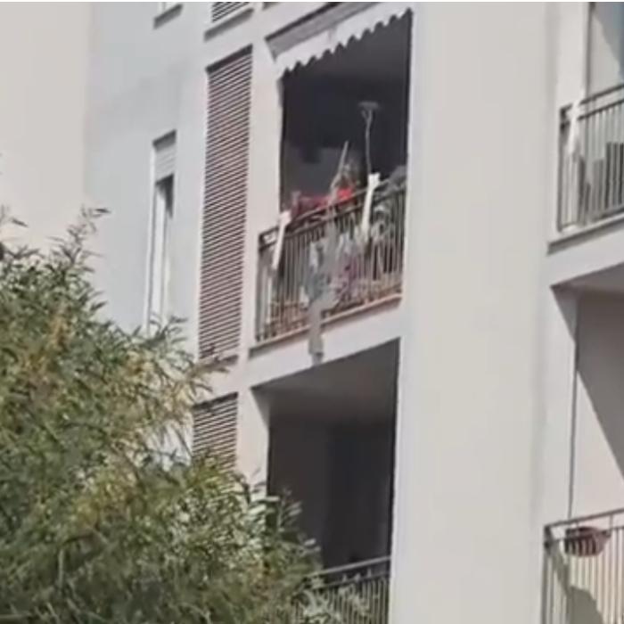 O badantă româncă din Italia a murit după ce a căzut de la etajul trei. Bătrânul de 87 ani, în centrul anchetei