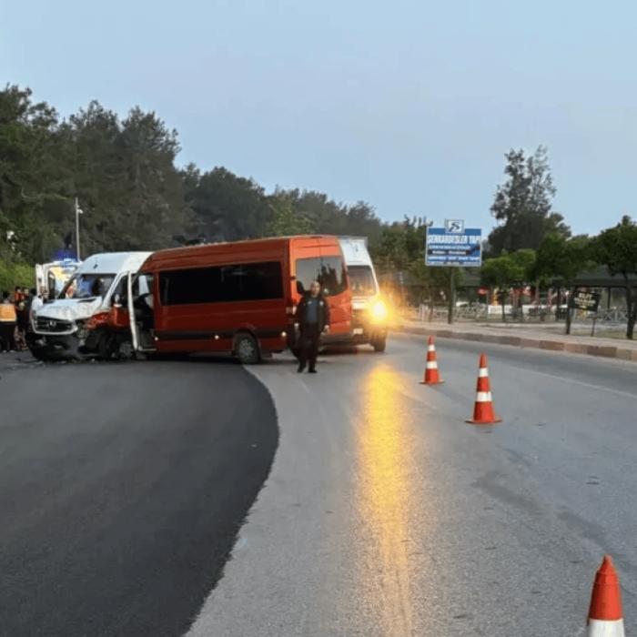 Două microbuze cu români aflați în vacanță, accident grav în Antalya
