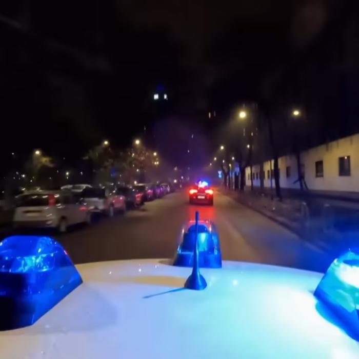 "Vânătoare" de români în Italia. Trei conaționali au fugit de poliție, au abandonat mașina și au fugit în pădure 