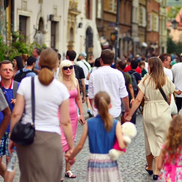 Românii din Italia, de la munca „la negru” la generarea a 2% din PIB-ul peninsulei. Dezvăluirile Mirunei Căjvăneanu / video