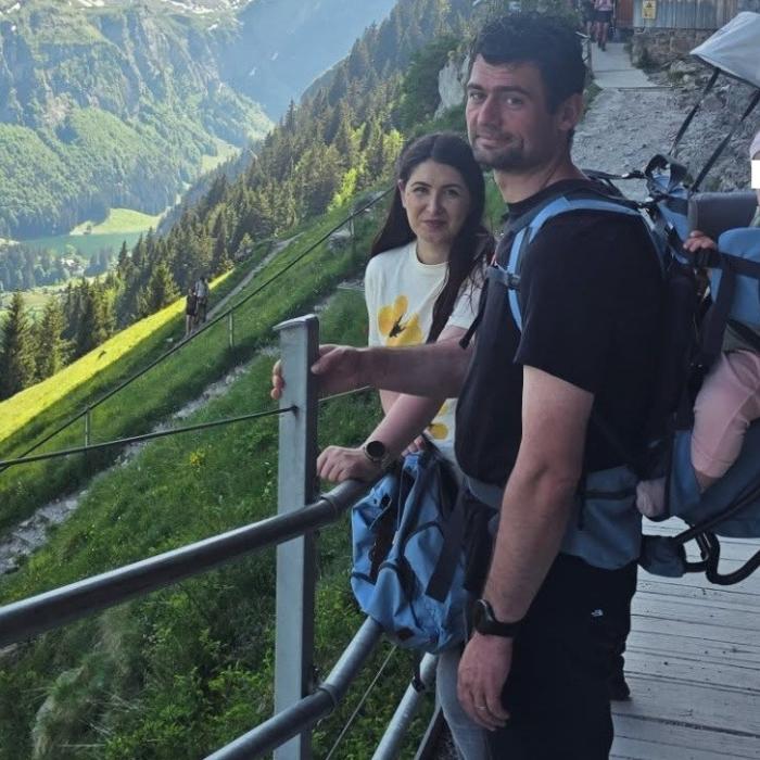 Doi români din Elveția vor să pună pe hartă afacerile conaționalilor săi din diaspora. Cum îi ajută mai exact