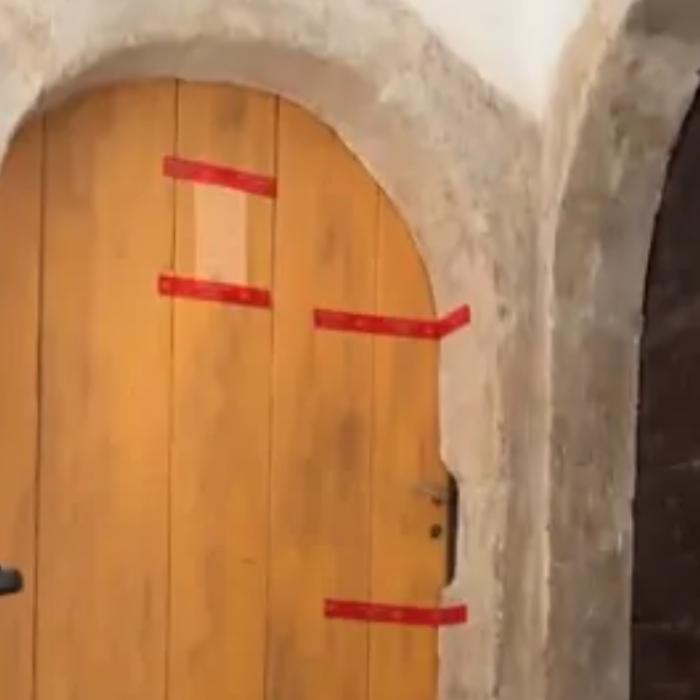 Descoperire macabră în Franța. Polițiștii au găsit cadavrele a cinci bebeluși într-un apartament din Orange