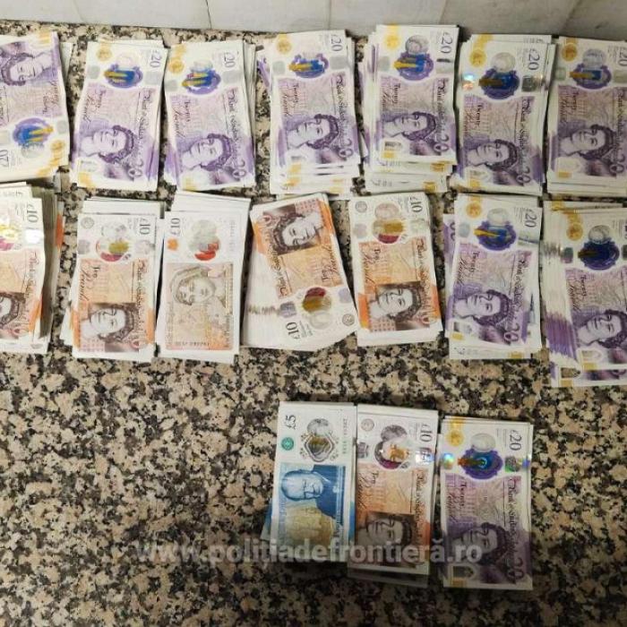 Control pe Aeroportul Otopeni. Doi români care veneau din Anglia au rămas fără 36.000 de lire, bani nedeclarați