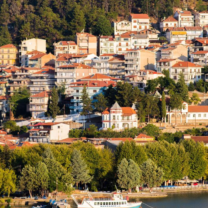 V-ați muta în Grecia pentru 10.000 de euro? 
