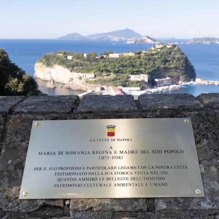 Napoli aduce un omagiu Reginei Maria a României. Placă comemorativă dezvelită în Parcul Virgiliano