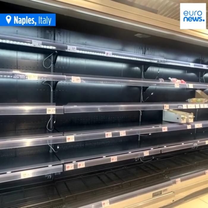 Tot mai multe supermarketuri din Italia rămân fără produse din cauza protestului transportatorilor. Fabricile au început să se închidă 