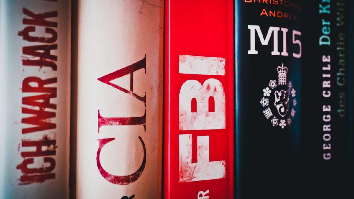 bookcase_books_bookshelf_161877