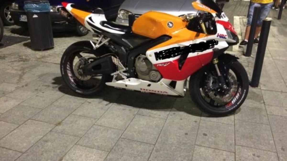 motocicleta_muie_psd