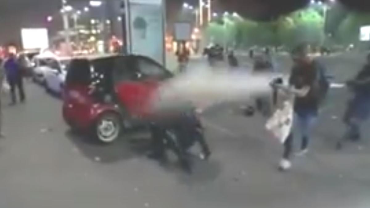 jandarm_gazeaza_alt_jandarm