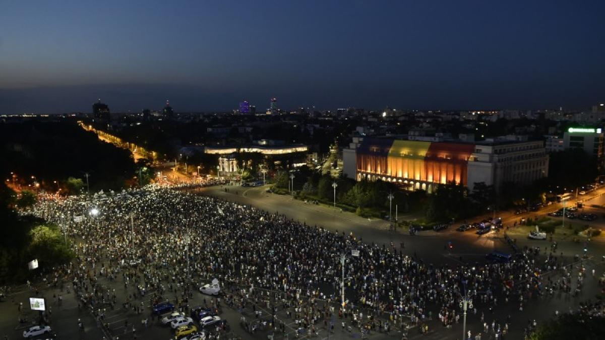 protest_noaptea_piata_victoriei_13_august