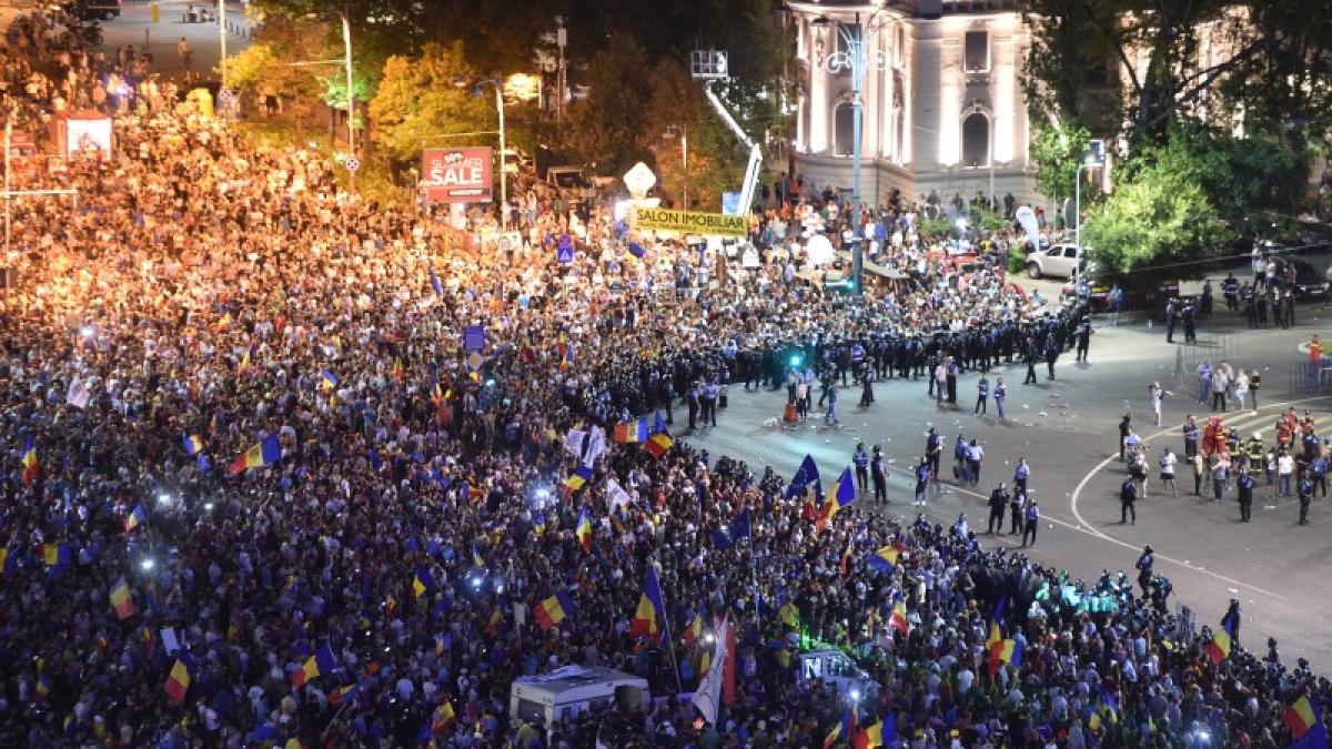 protest_jandarmi_romani_neutru