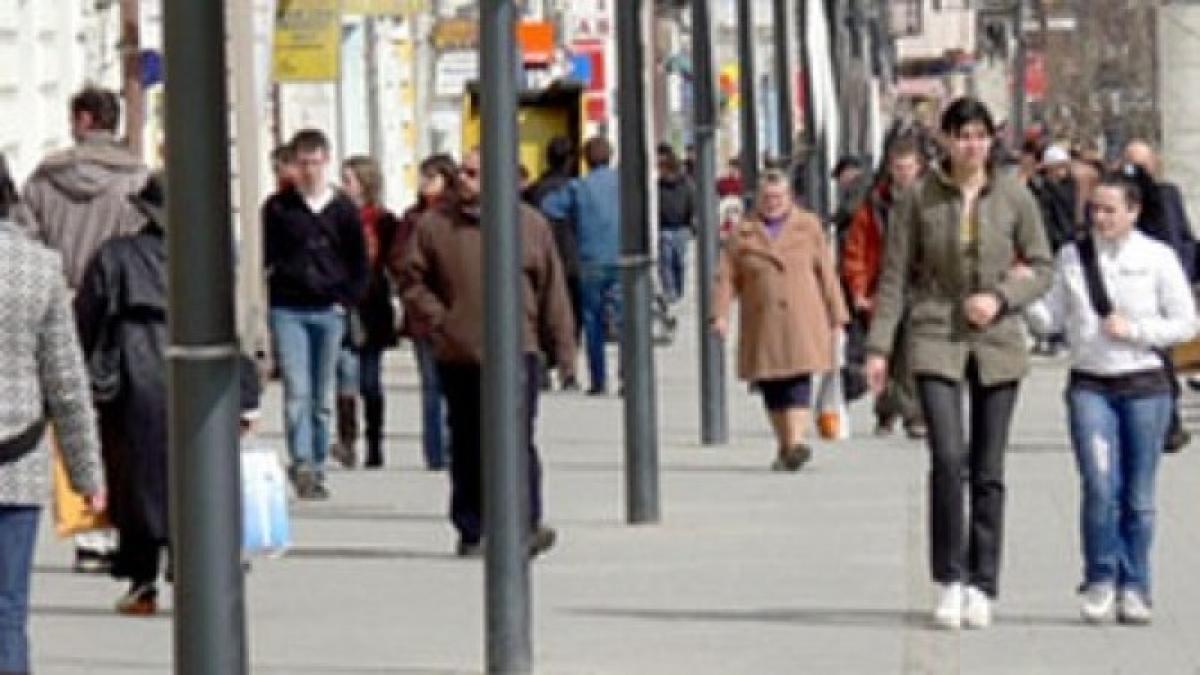 oameni_pe_strada_e1290000418174