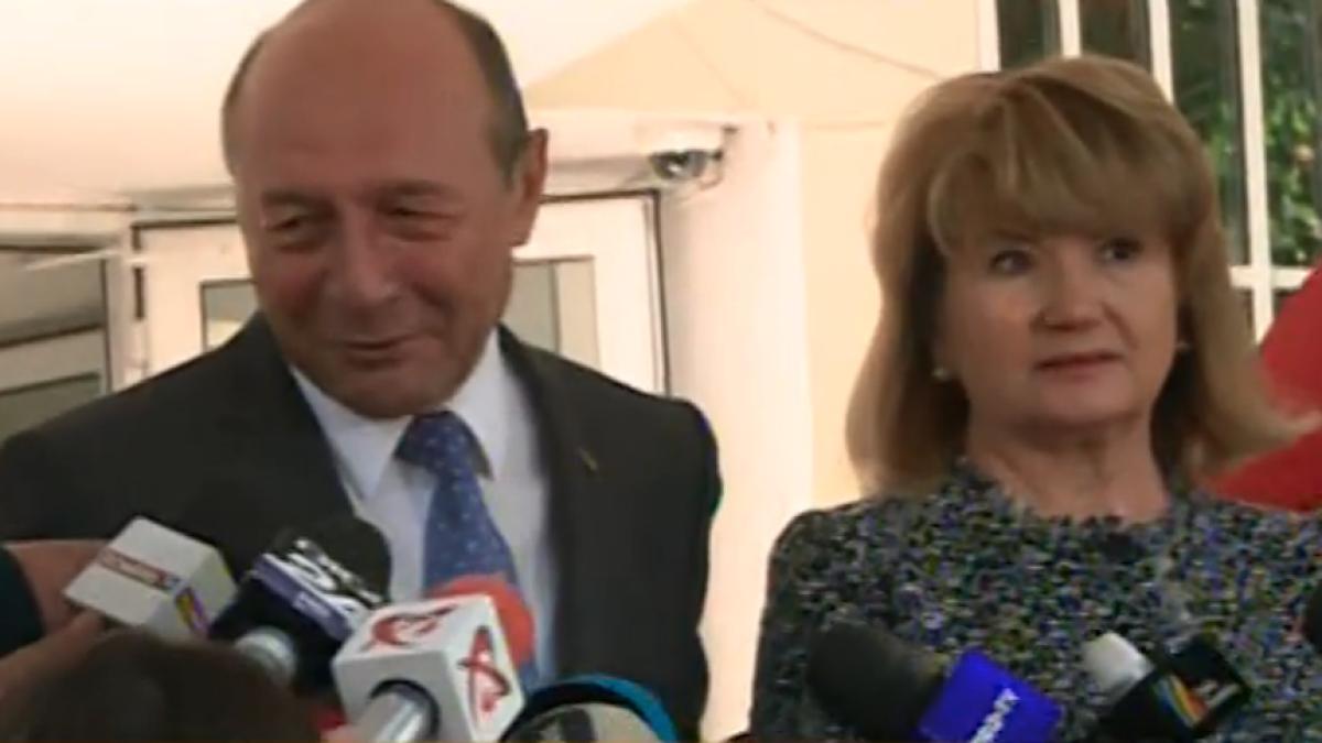 basescu_sotie_votare