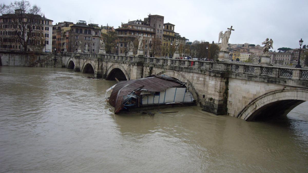 inundatii_italia_octombrie