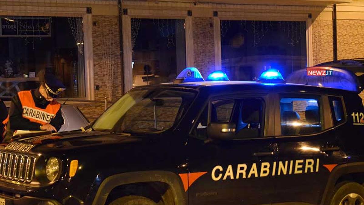 carabinieri_politie_noapte_italia