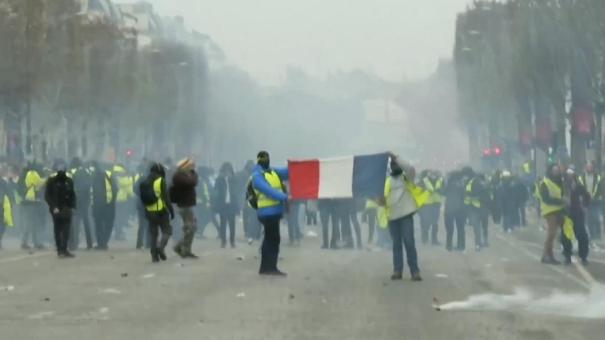 proteste_paris_veste_sambata