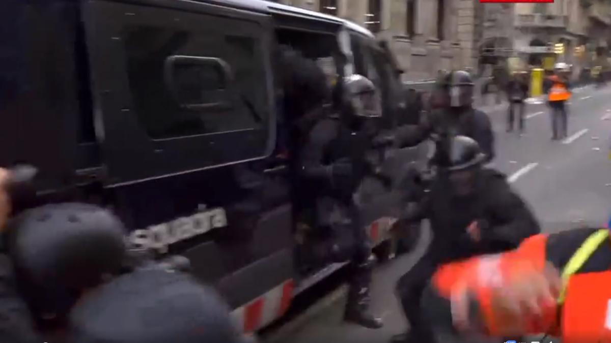 catalunia_jandarmerie_proteste