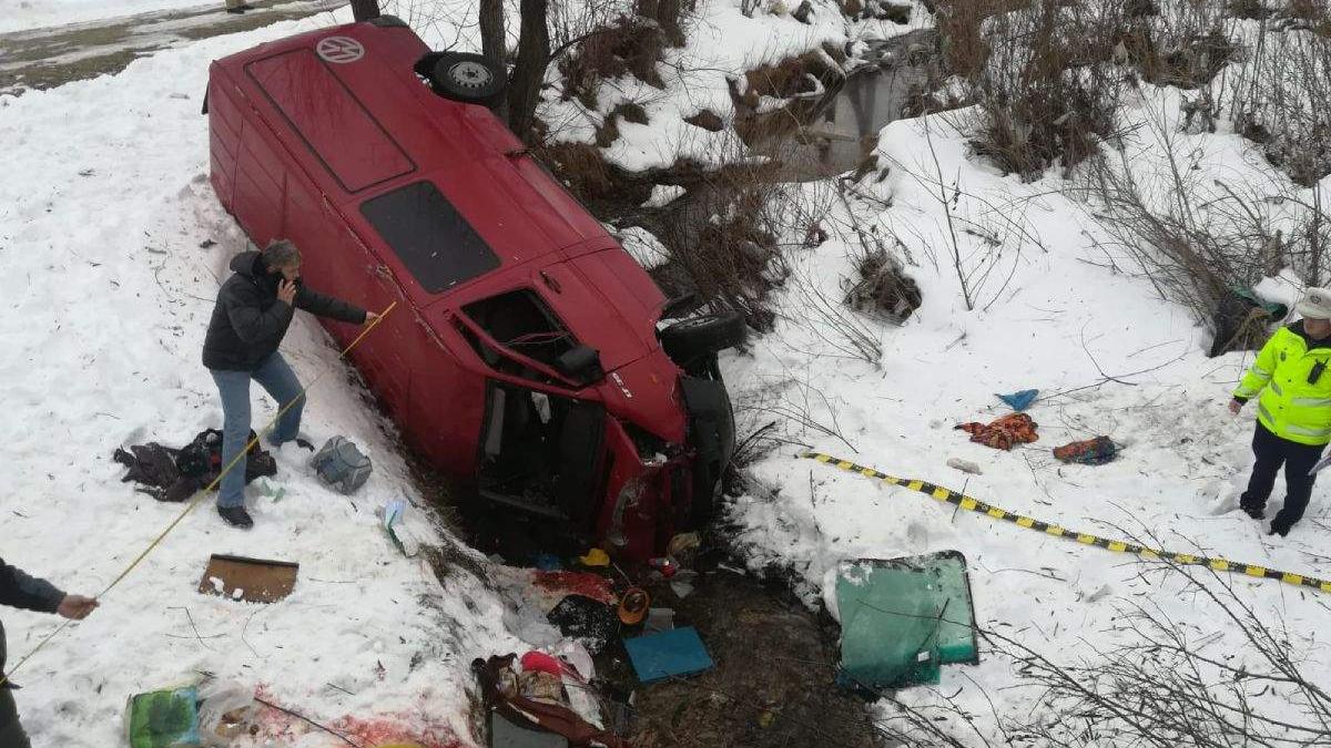 accident_microbuz_romani_italia_2