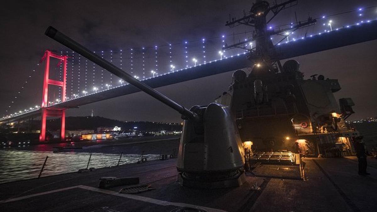 uss_distrugator_marea_neagra