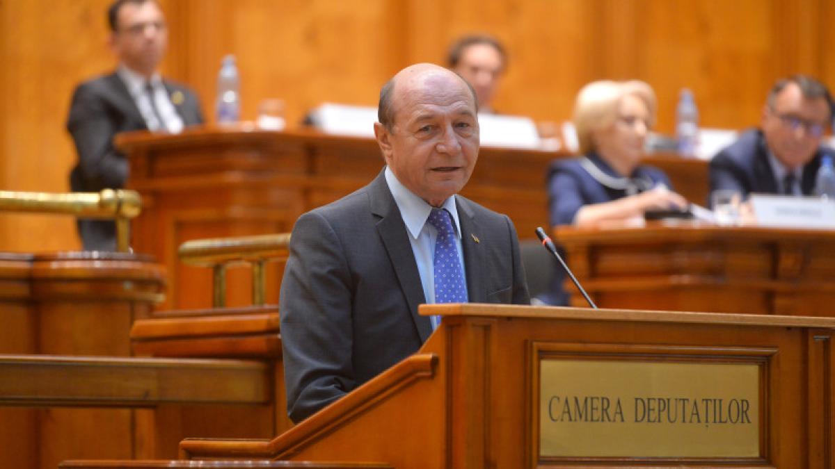 traian_basescu_in_parlament