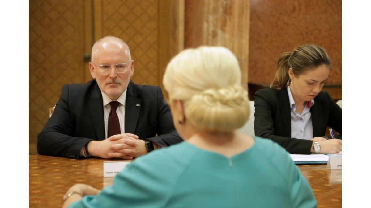 viorica_dancila_si_frans_timmermans_4