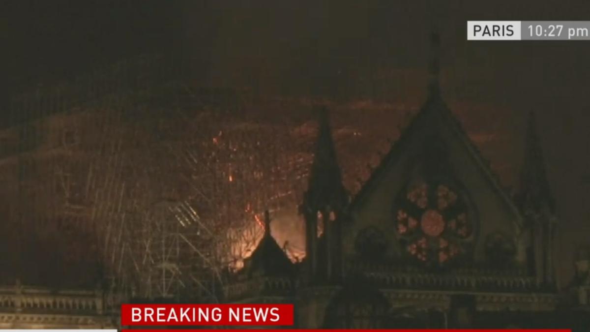 incendiu_notre_dame_captura_15apr_4