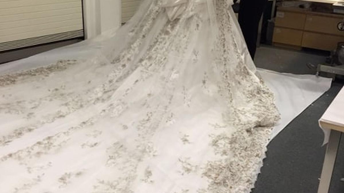 claudia_florian_croitoreasa_romanca_regina_angliei_sursa_bzi