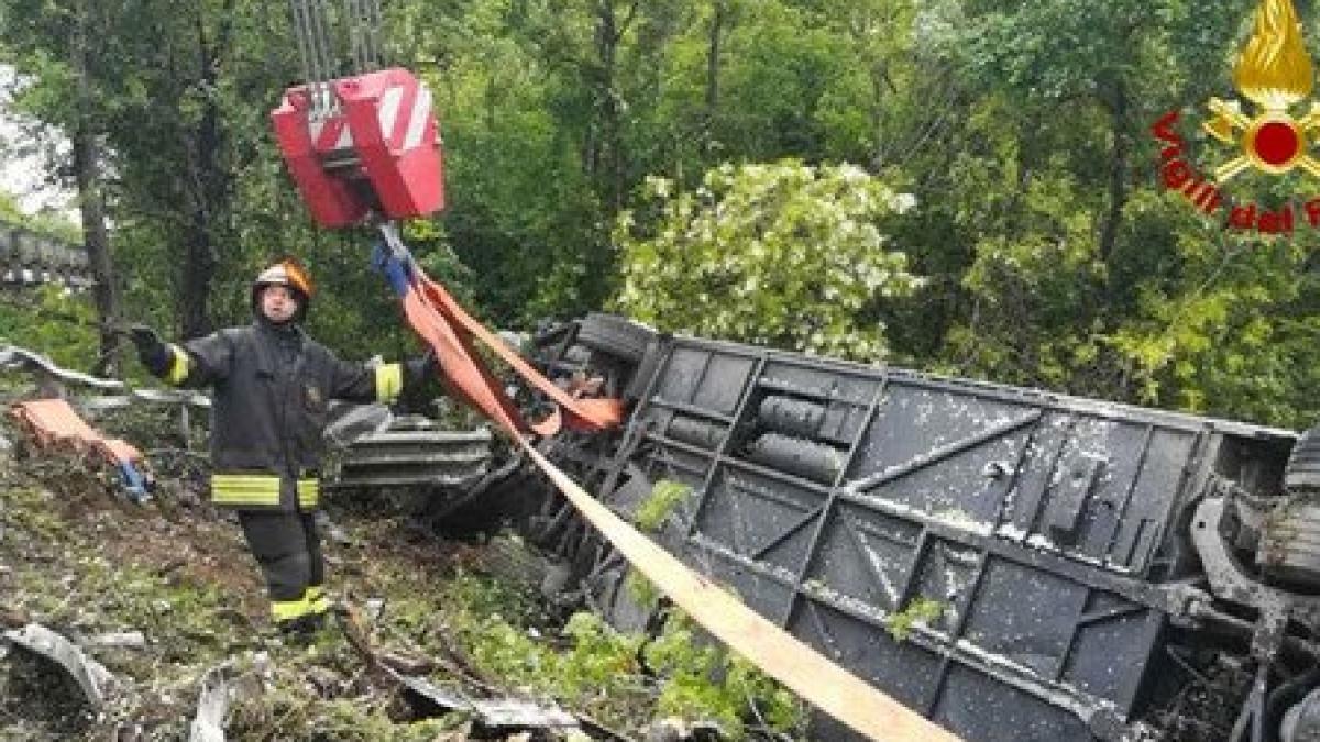 accident_autocar_siena_italia_twitter3