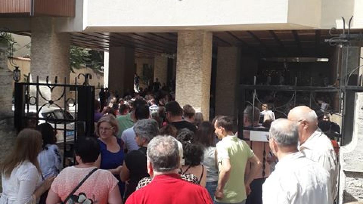 atena_coada_sectia_de_votare_1