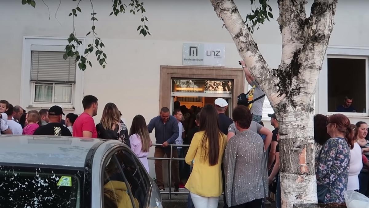 coada_sectie_votare_linz_austria_capt_video