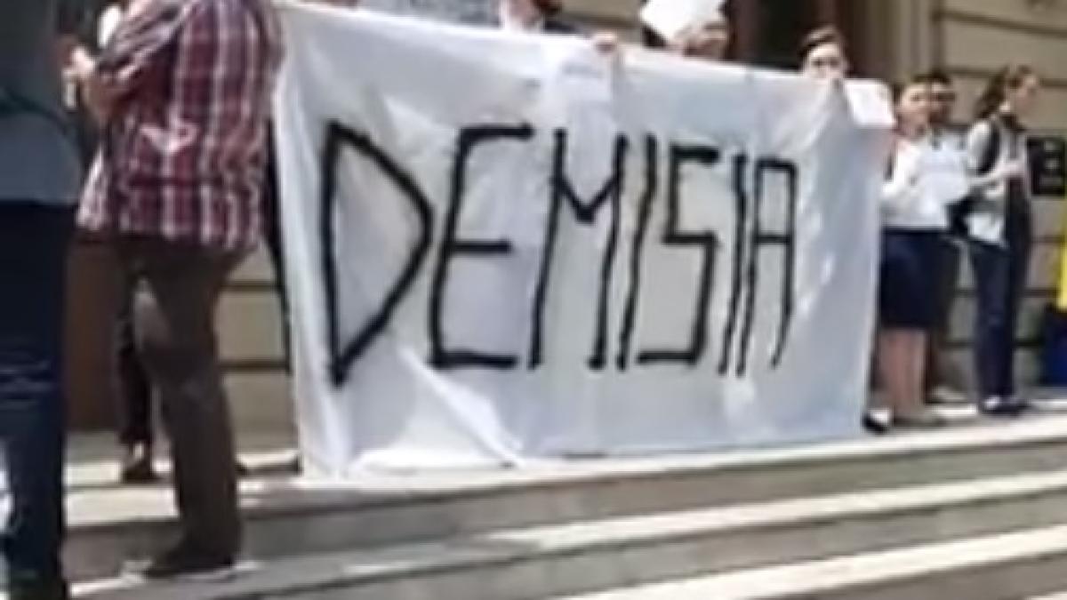 protest_demisia_tudorel_toader