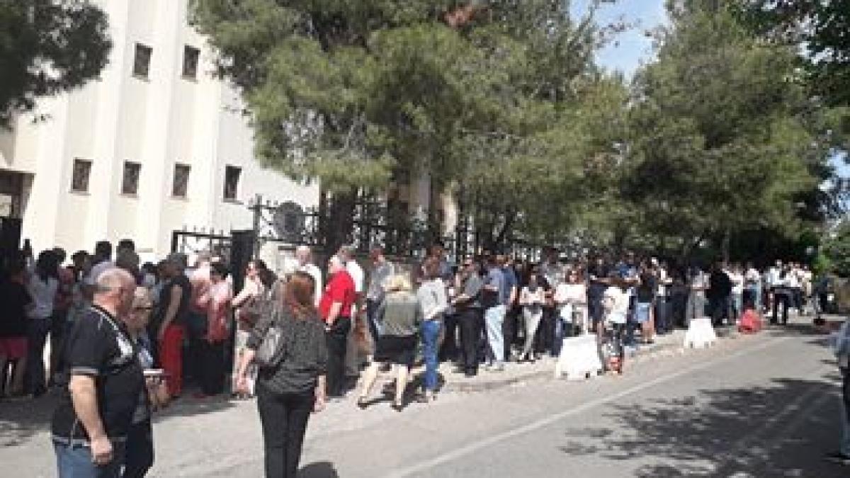 atena_coada_sectia_de_votare_3