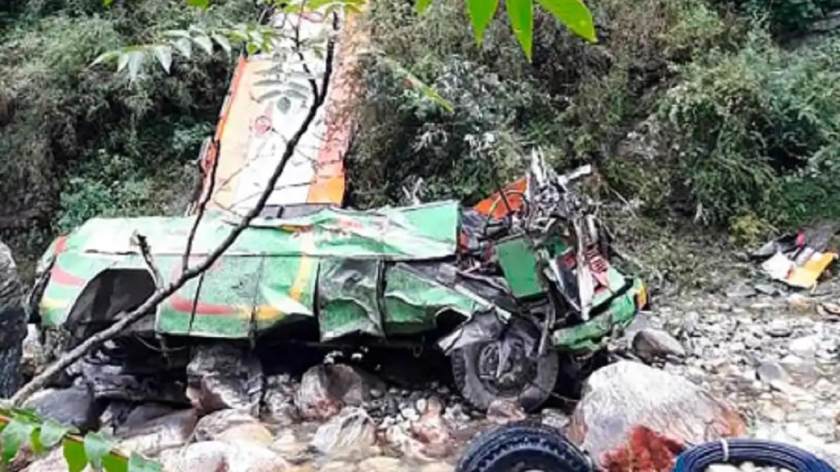 india_autobuz_cazut_prapastie