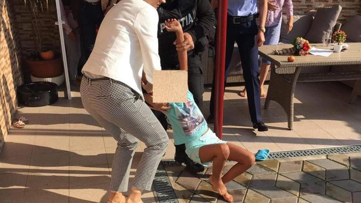 fetita_luata_cu_forta_craiova