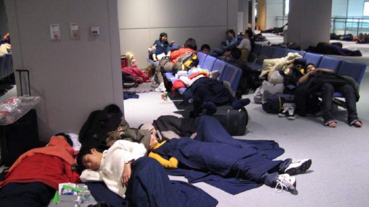 copii_romani_abandonati_aeroport