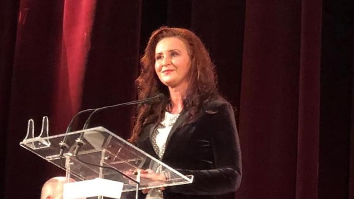 natalia_intotero_pupitru_varianta_buna_fb