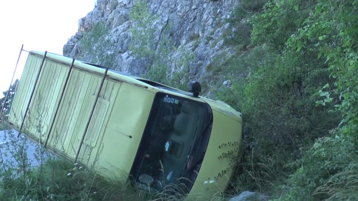 franta_microbuz_muncitori_romani_rasturant_in_prapastie