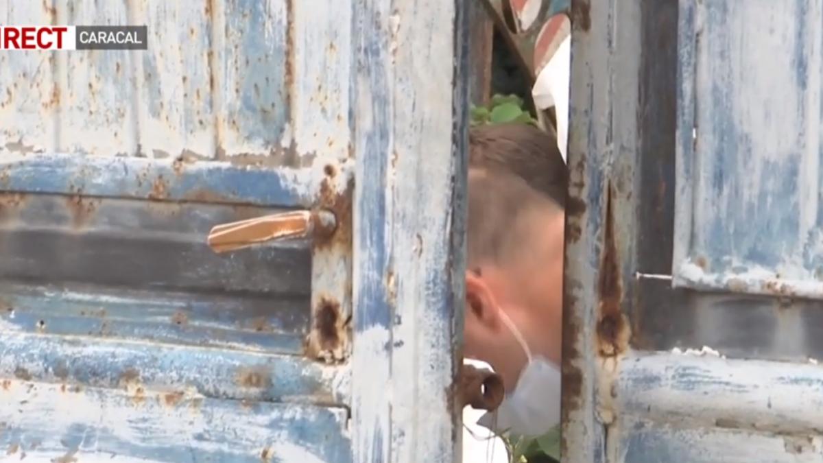 caracal_casa_groazei_anchetatorii_iau_amprente_dupa_sapte_zile