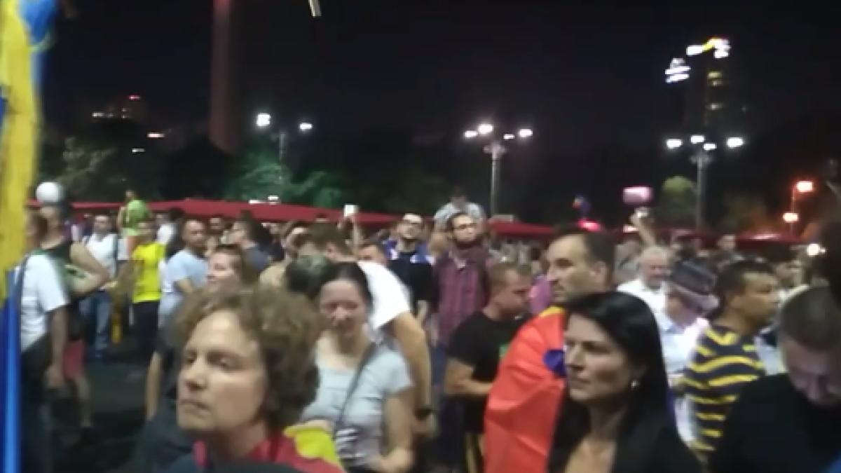 jandarmii_s_au_retras_protestatari_in_fata_guvernului