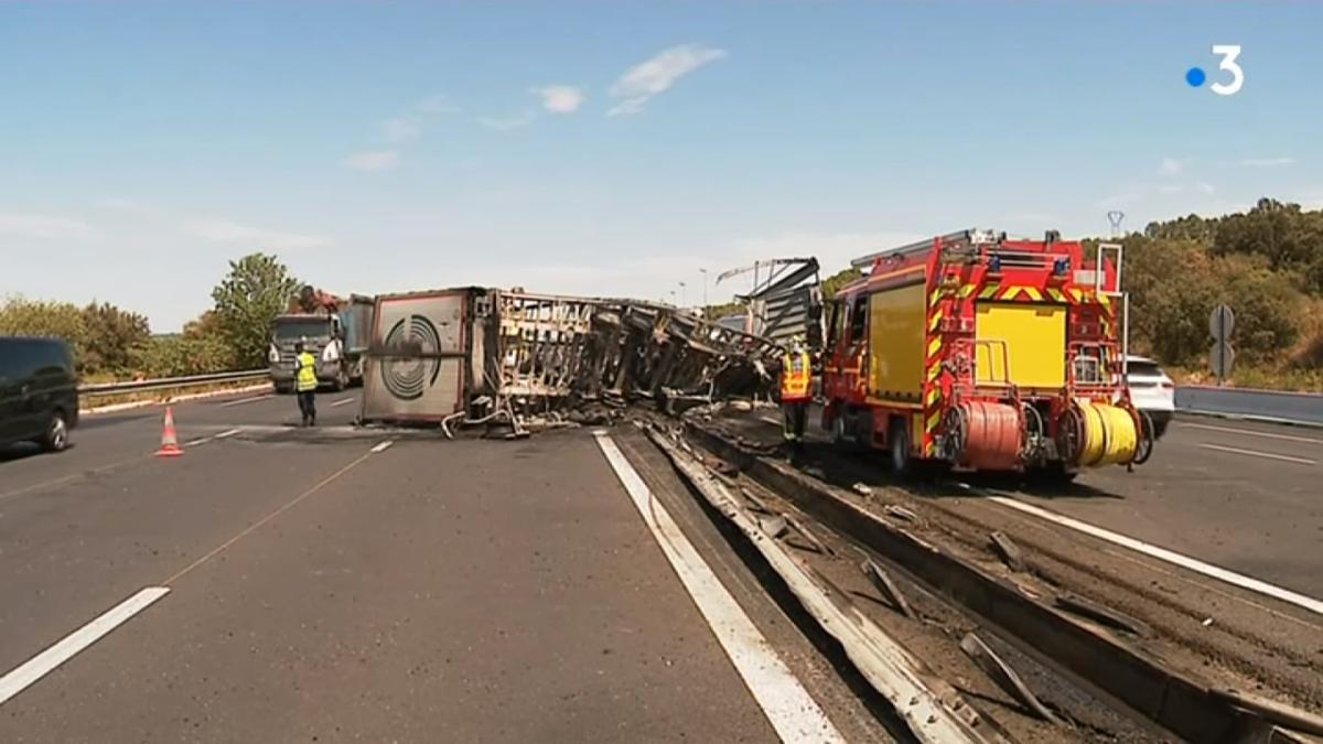 franta_sofer_roman_camion_in_flacari_trafic_blocat