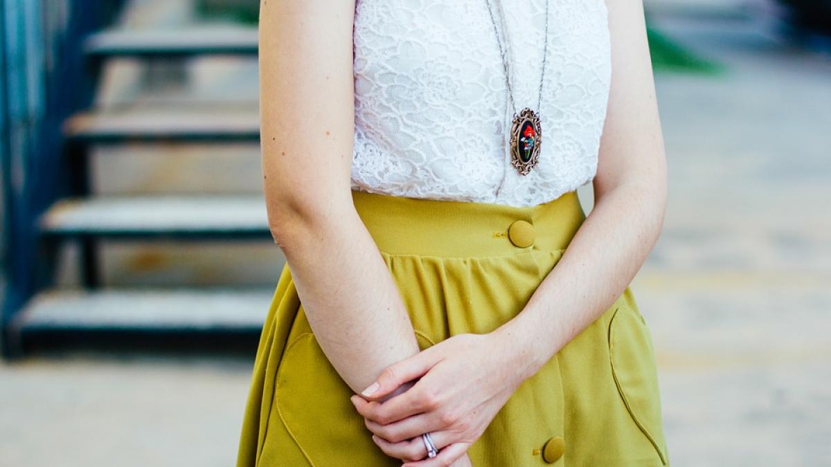 femeie_fusta_pixabay_220819