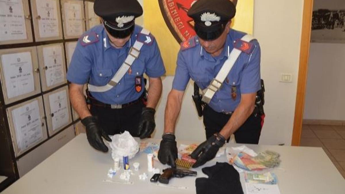 droguri_retinute_carabinieri