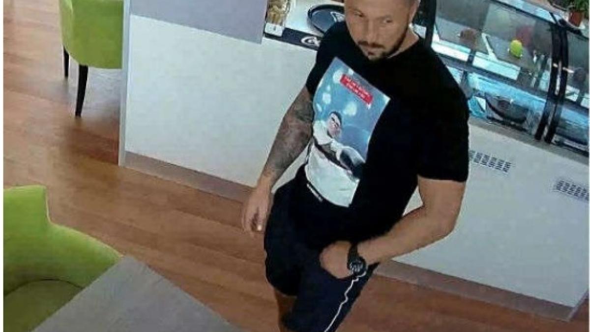 agresor_femeie_cafenea