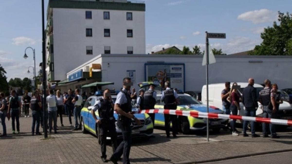 politisti_germania_atacati_de_un_roman