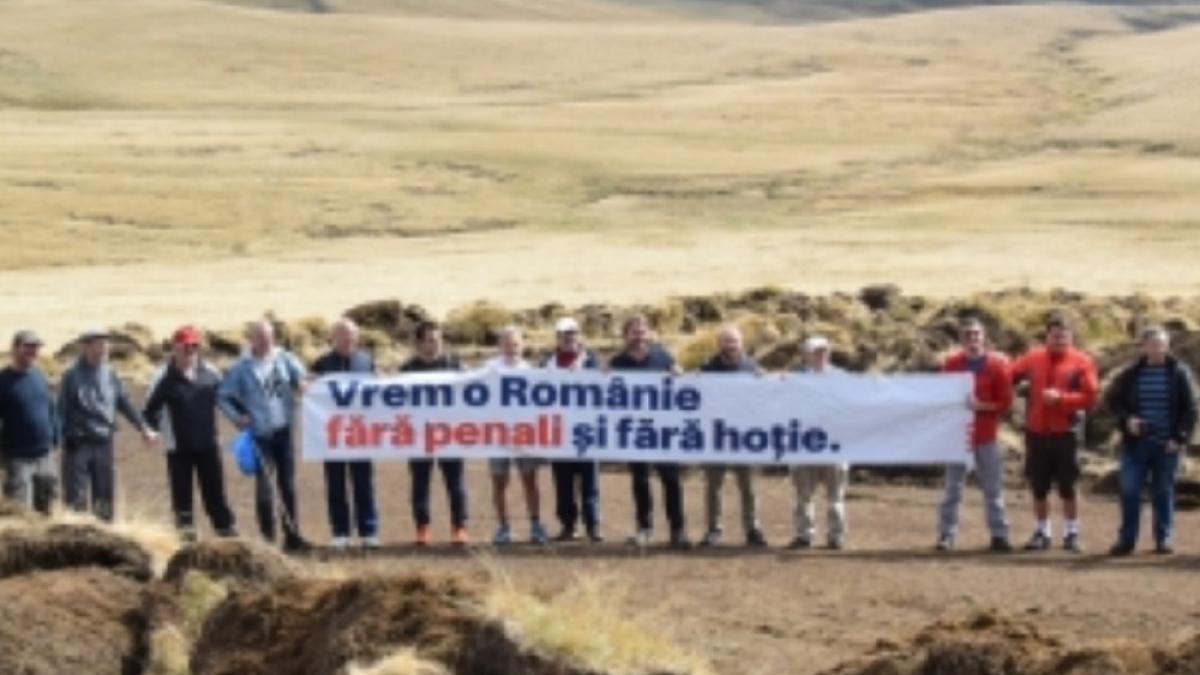 parlamentari_usr_protest_platoul_bucegi