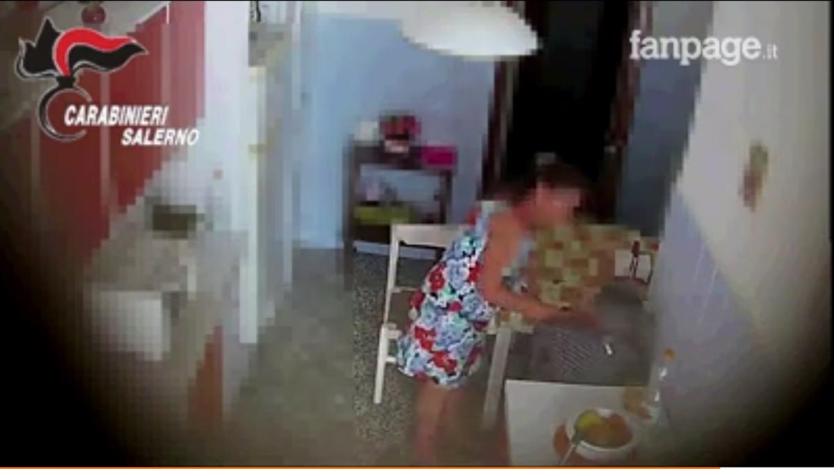 badanta_romanca_bate_batrana_captura_video