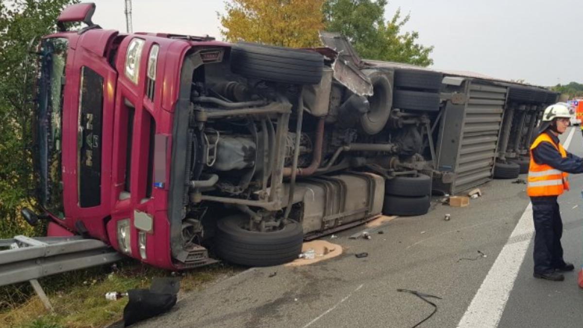 camion_romanesc_rasturnat_de_un_ferrari