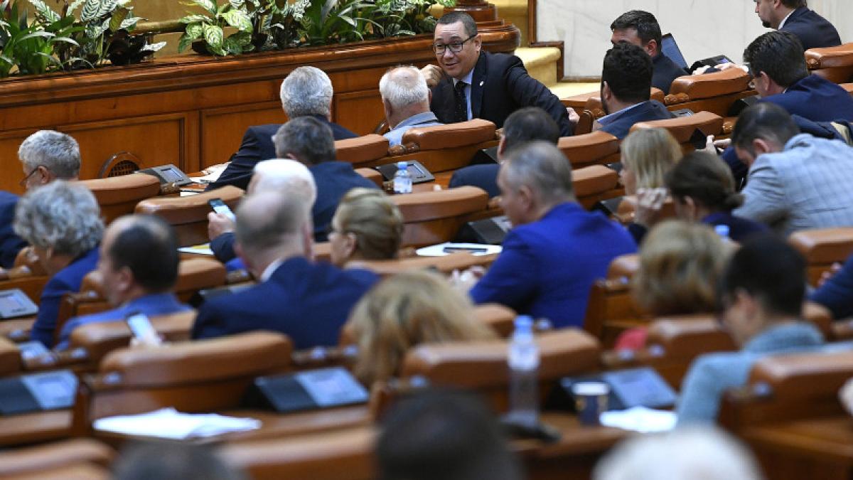 victor_ponta_parlament