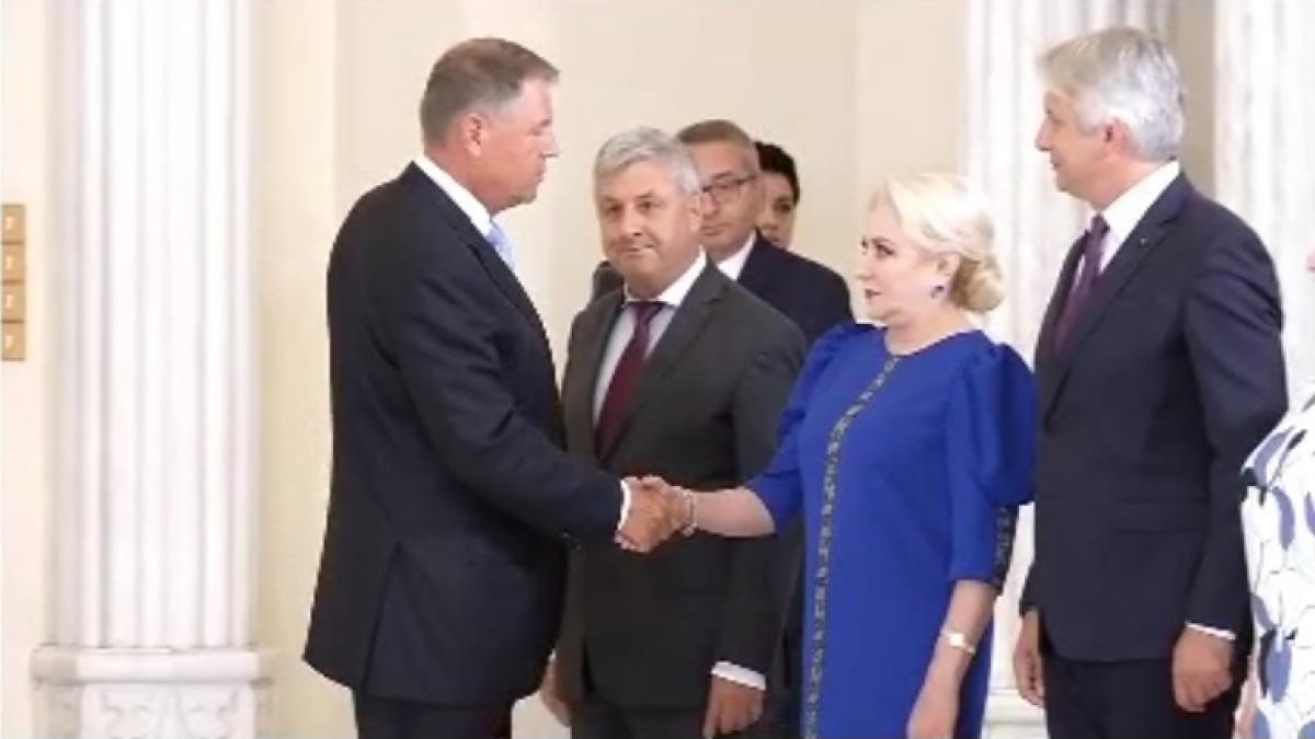 klaus_iohannis_viorica_dancila_depunere_juramant_noi_ministri