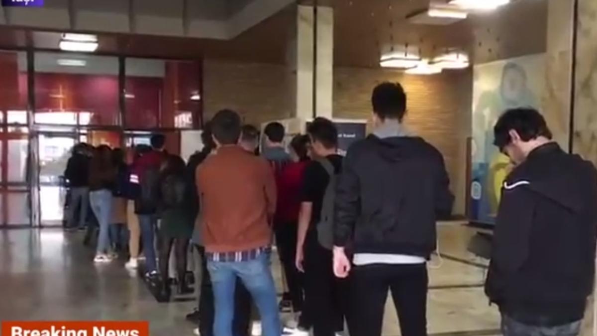 coada_vot_sectie_iasi_studenti